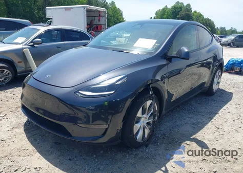 2024 Tesla Model Y Long Range Dual Motor All-Wheel Drive from USA, damaged, VIN 7SAYGAEEXRF092728